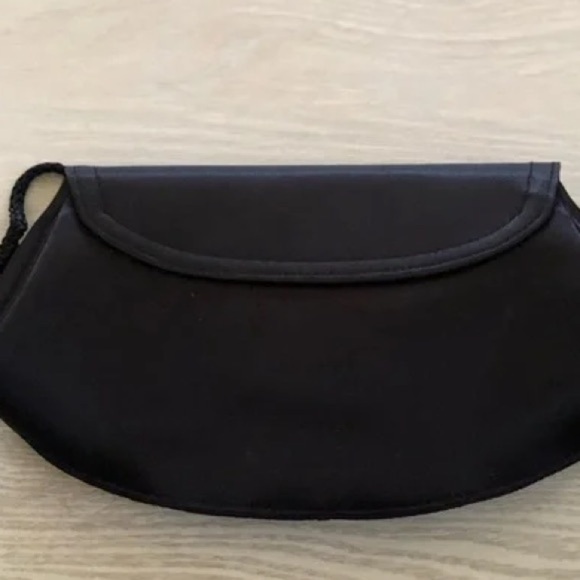 ⭐️Vintage La Regale,Black Satin Purse with inner shoulder Strap, Gorgeous! - Picture 5 of 12